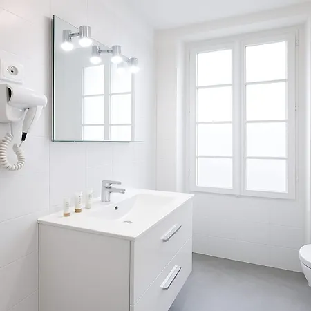 Eiffel Tower Apartment