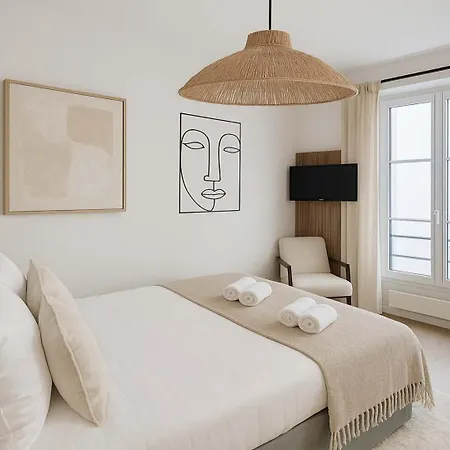 Eiffel Tower Apartment